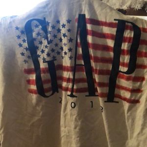 Gap tee